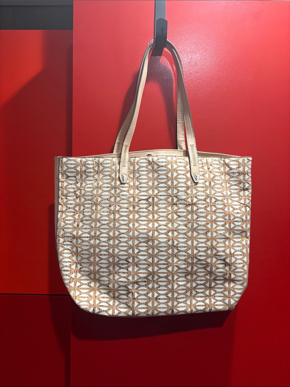 Stella & Dot Beige and Cream Geometric Tote